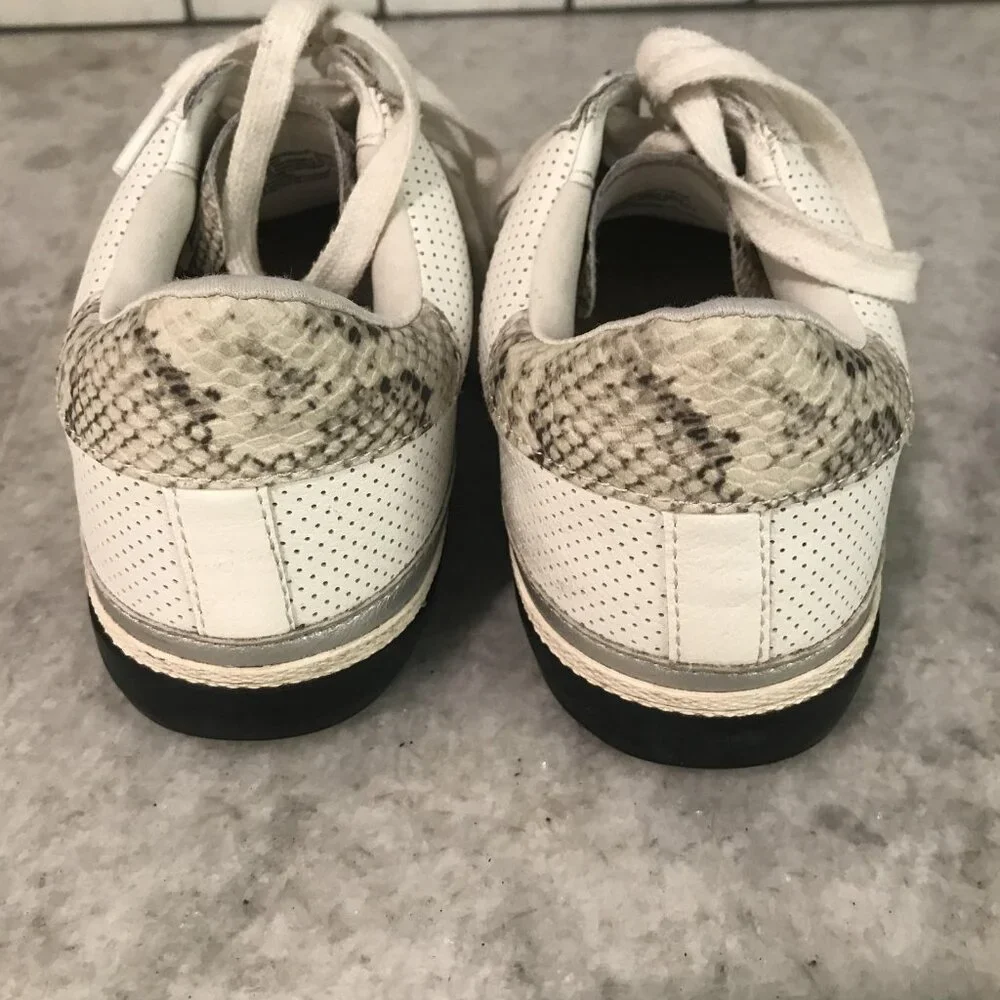 Target Sneakers White Low Top Shoes‎ Womens 6 Faux Snake Heel Athletic Casual